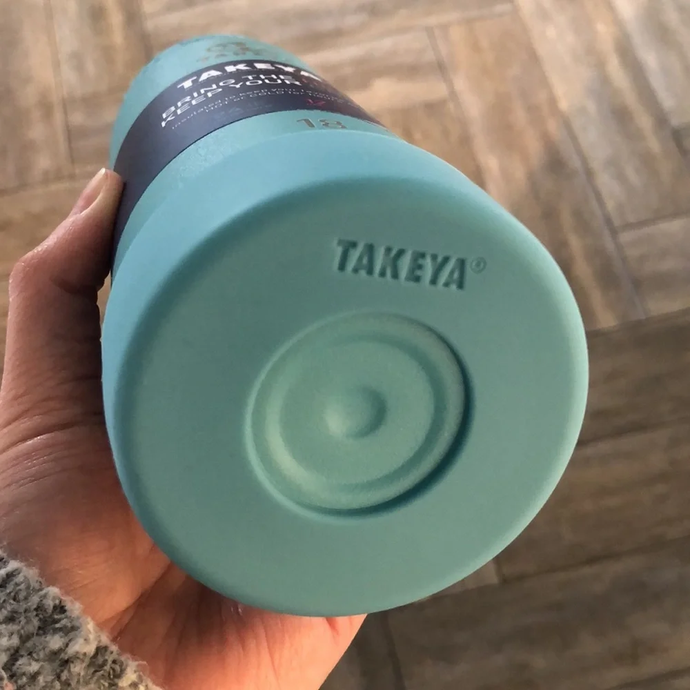 Takeya Actives Insulated Water Bottle 18 Oz. Malibu Color NEW Set of 3! - Picture 6 of 7